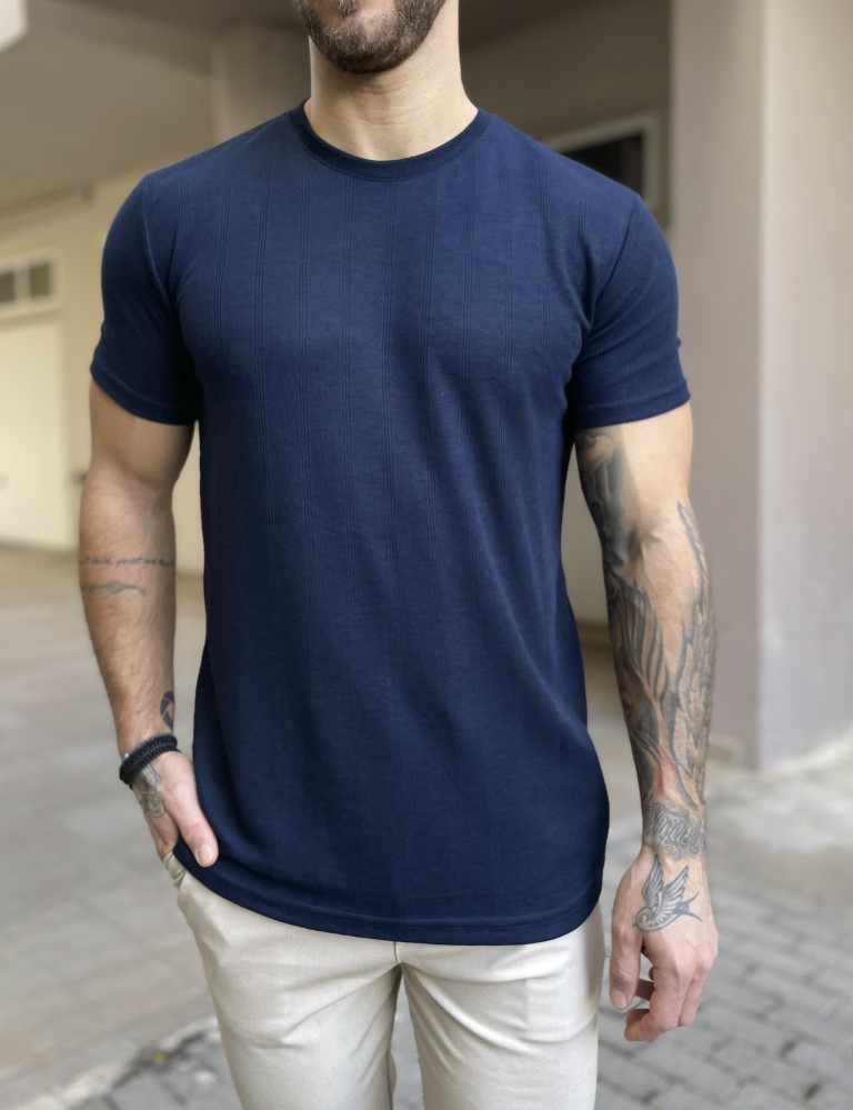 Ανδρική μπλε κοντομάνικη μπλούζα με ανάγλυφο ύφασμα R250332